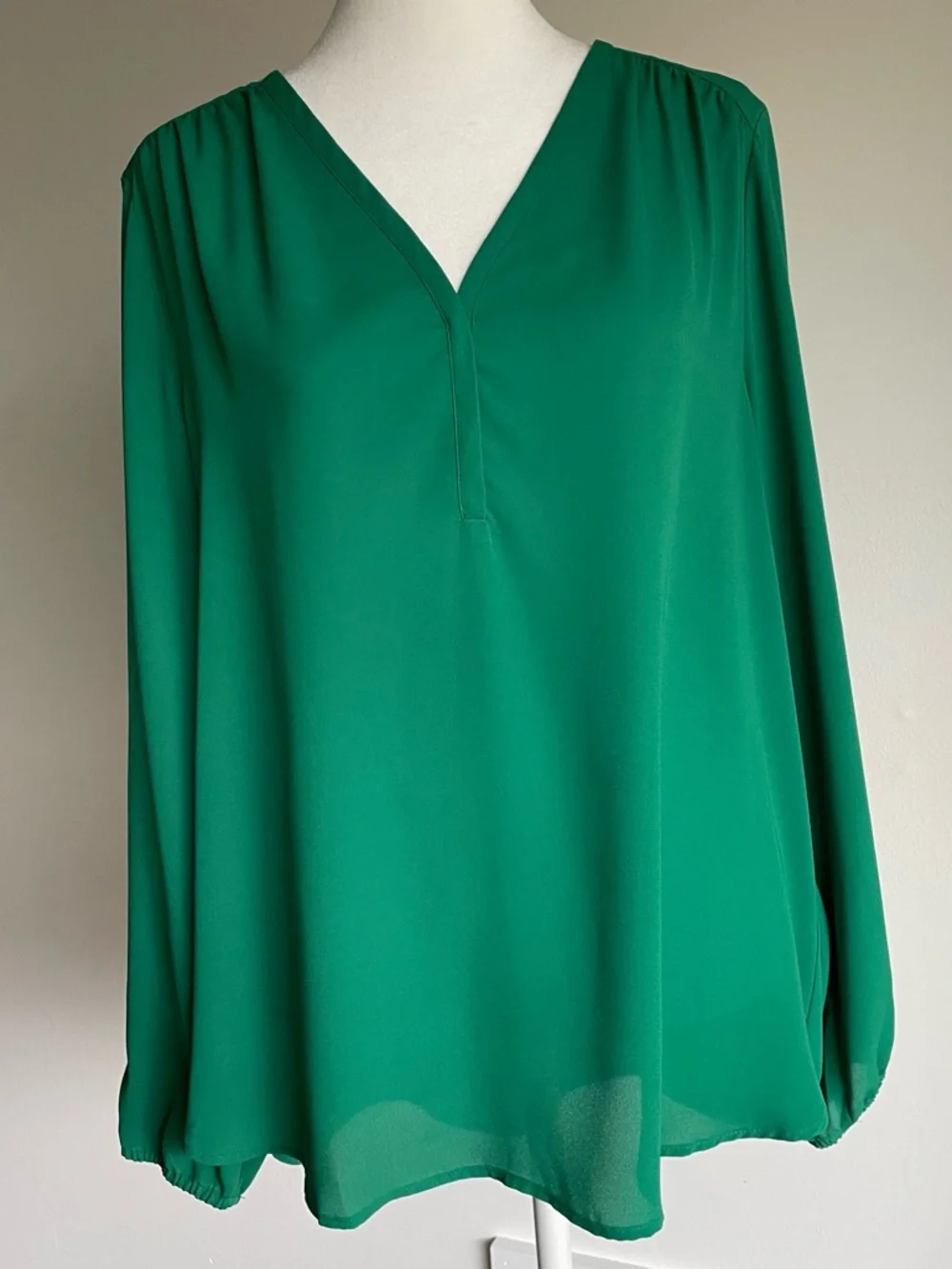 Pleione Emerald Green V-Neck Long Sleeve Blouse with Back Ruching size XL, NWOT - Picture 1 of 11